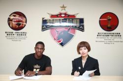 九游体育网页版-关于深圳佳兆业偷猎老牛，外援演绎抢镜瞬间的信息