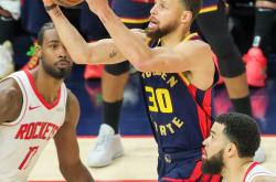 -火箭队在季后赛中面临严峻挑战