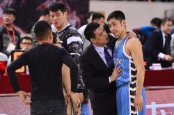 九游体育中国官网-赛前新闻发布会点名球员表现出色，备战状态亢奋