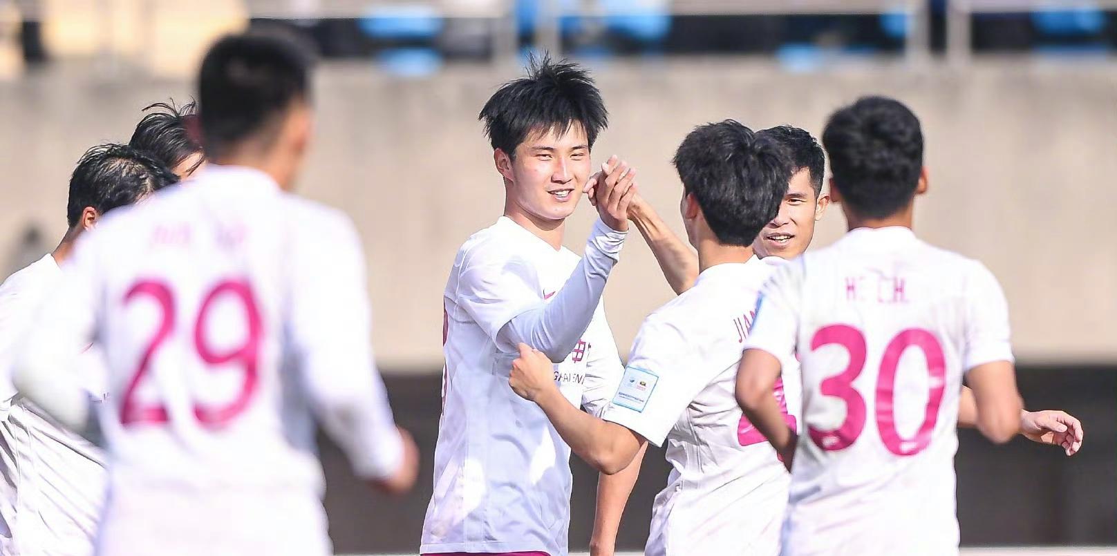 包含上海申花险过悬崖,成功晋级下一轮比赛的词条 包含上海申花险过悬崖,成功晋级下一轮比赛的词条