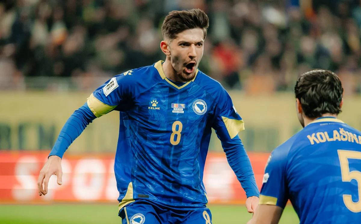 包含英格兰逆袭波黑，欧预赛胜利离现的词条