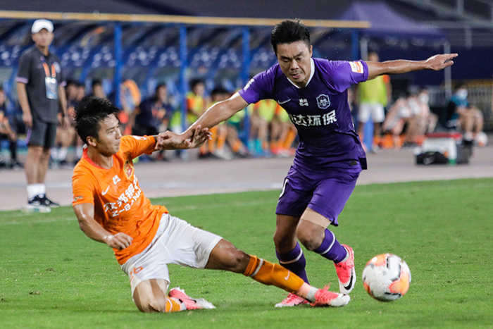 包含欧洲杯半决赛胜者即王，冠军赛格局渐清晰的词条