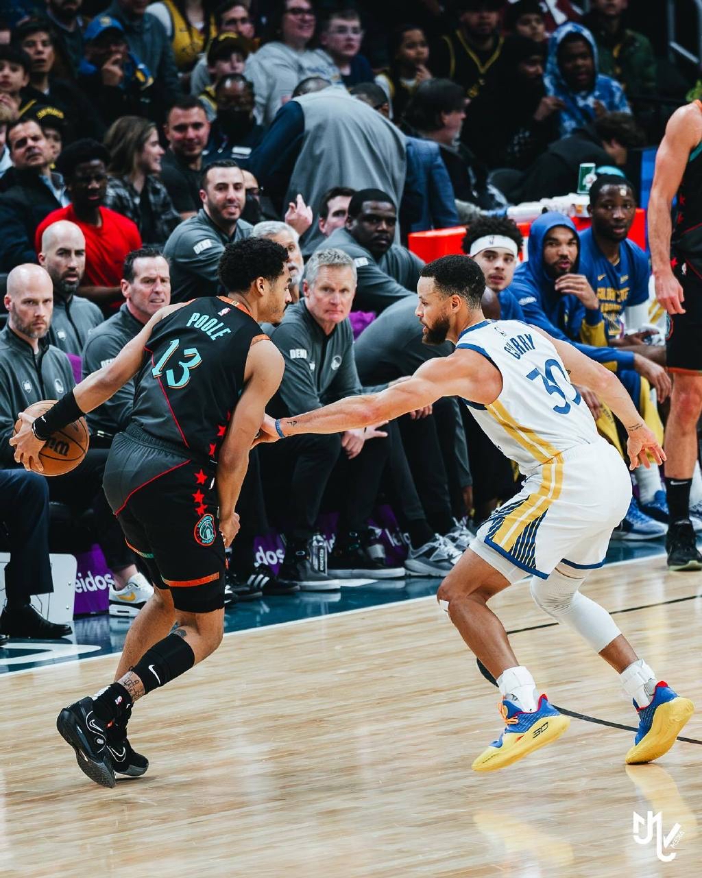 勇士主帅高效调整,球队遥遥领先西部 勇士主帅高效调整,球队遥遥领先西部