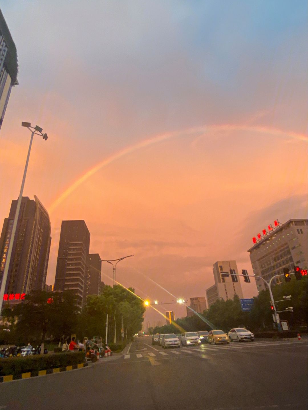 包含暴风雨前的宁静,冠军渐现光芒的词条 包含暴风雨前的宁静,冠军渐现光芒的词条