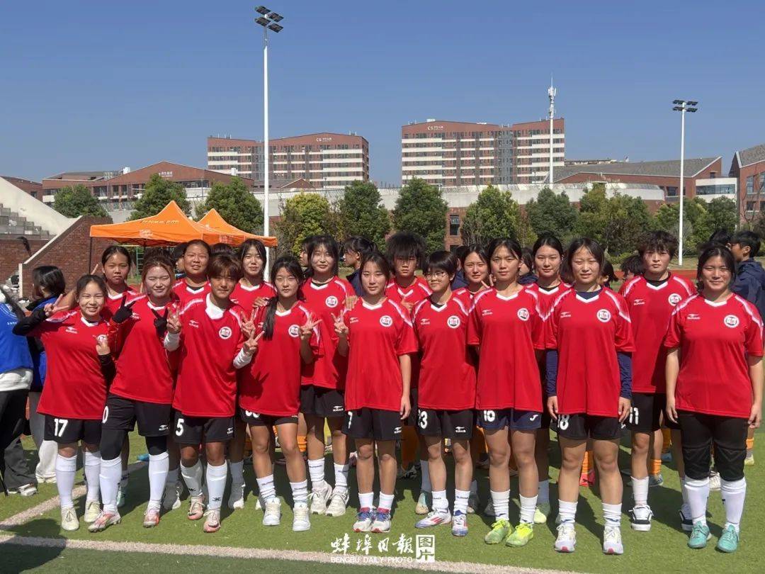 阵容强大的女子足球队伍,备战大赛 阵容强大的女子足球队伍,备战大赛