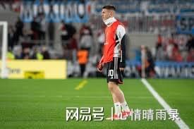 包含富勒姆在硬仗中告捷,河床新星秀实力的词条 包含富勒姆在硬仗中告捷,河床新星秀实力的词条