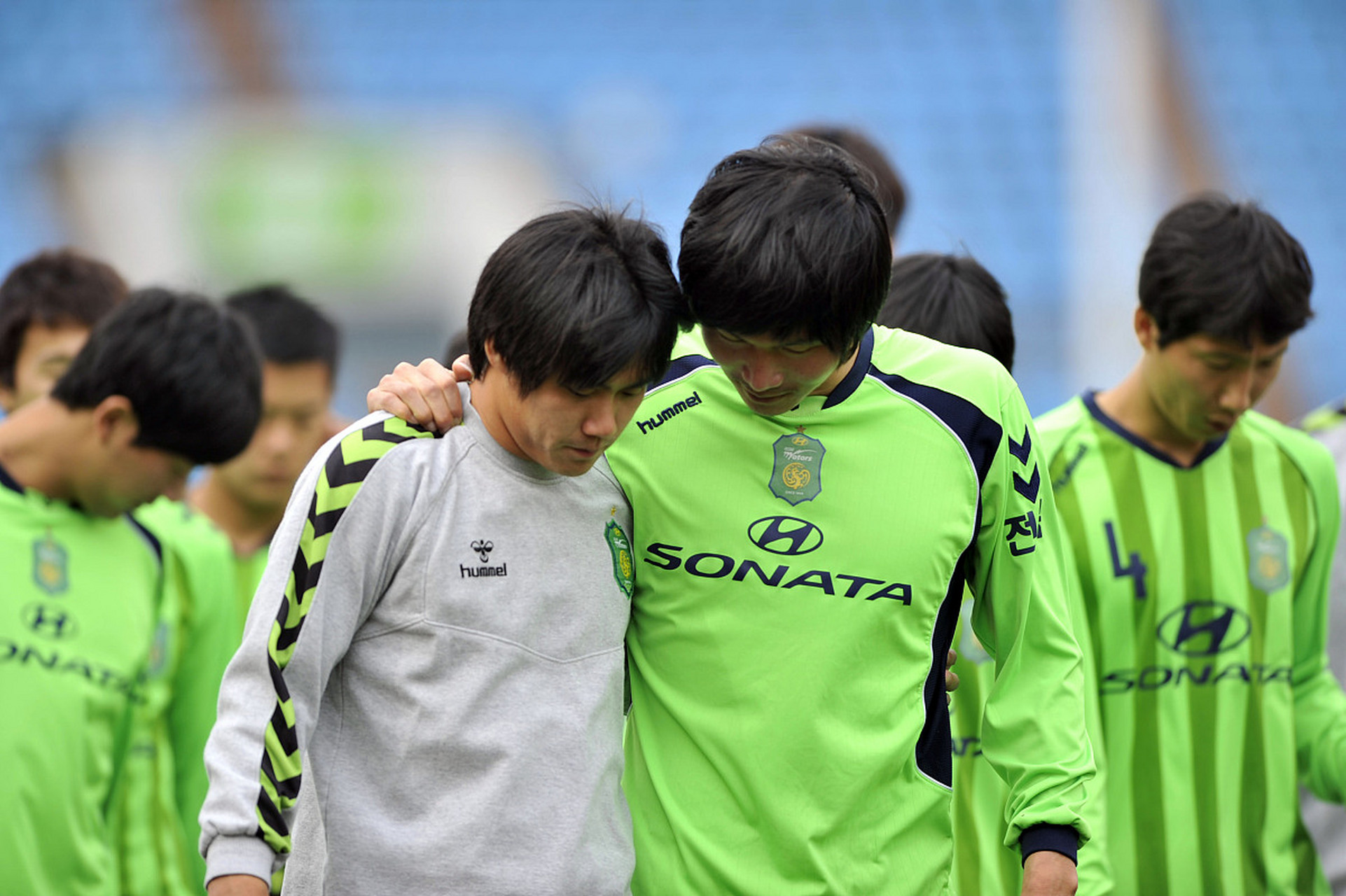 包含队员全力以赴,力保亚冠比赛胜利的词条 包含队员全力以赴,力保亚冠比赛胜利的词条