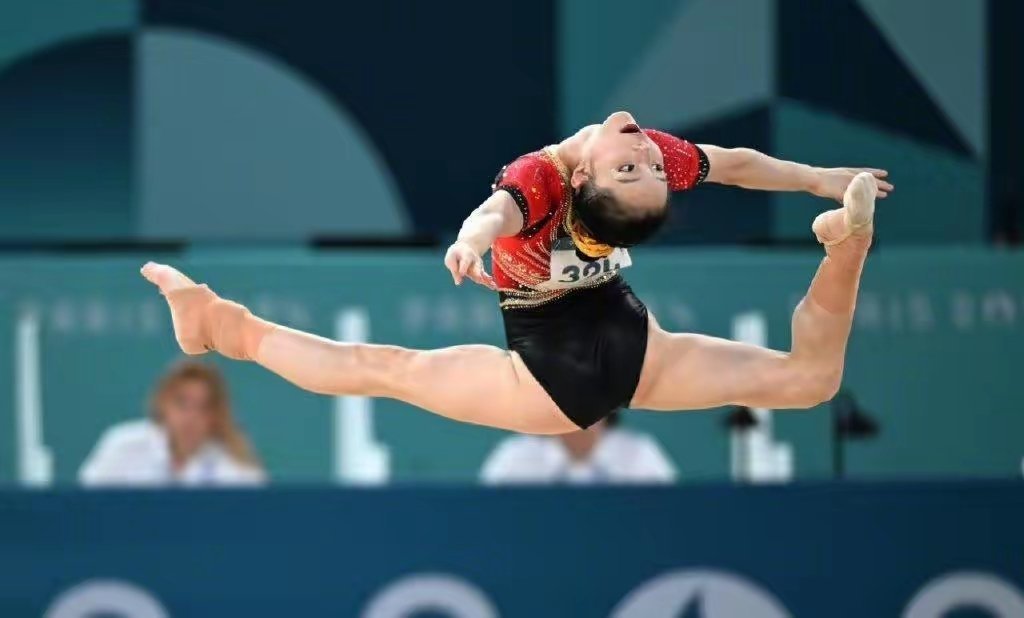 体操女子女子跳马：丁毅冲向金牌的简单介绍