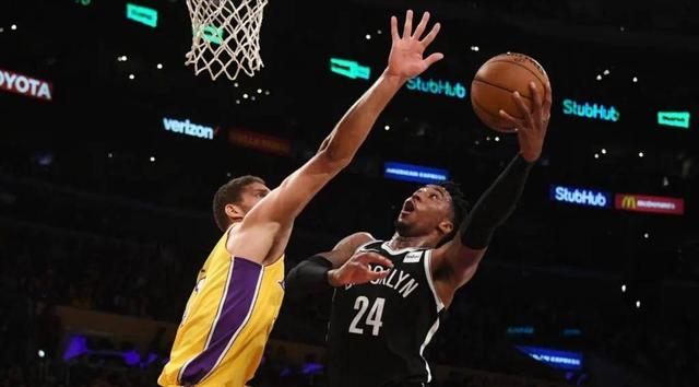 包含联盟中锋连续比赛20+,助球队击败对手的词条 包含联盟中锋连续比赛20+,助球队击败对手的词条