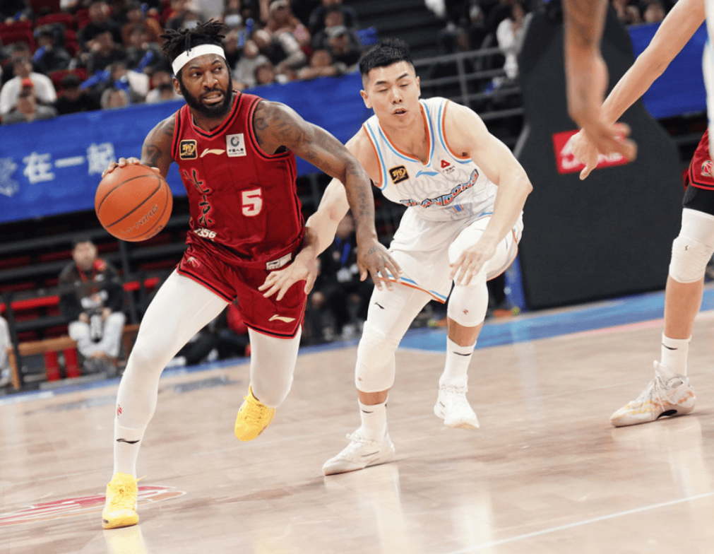 北京队双外援大爆发,主场力克黑龙江队 北京队双外援大爆发,主场力克黑龙江队