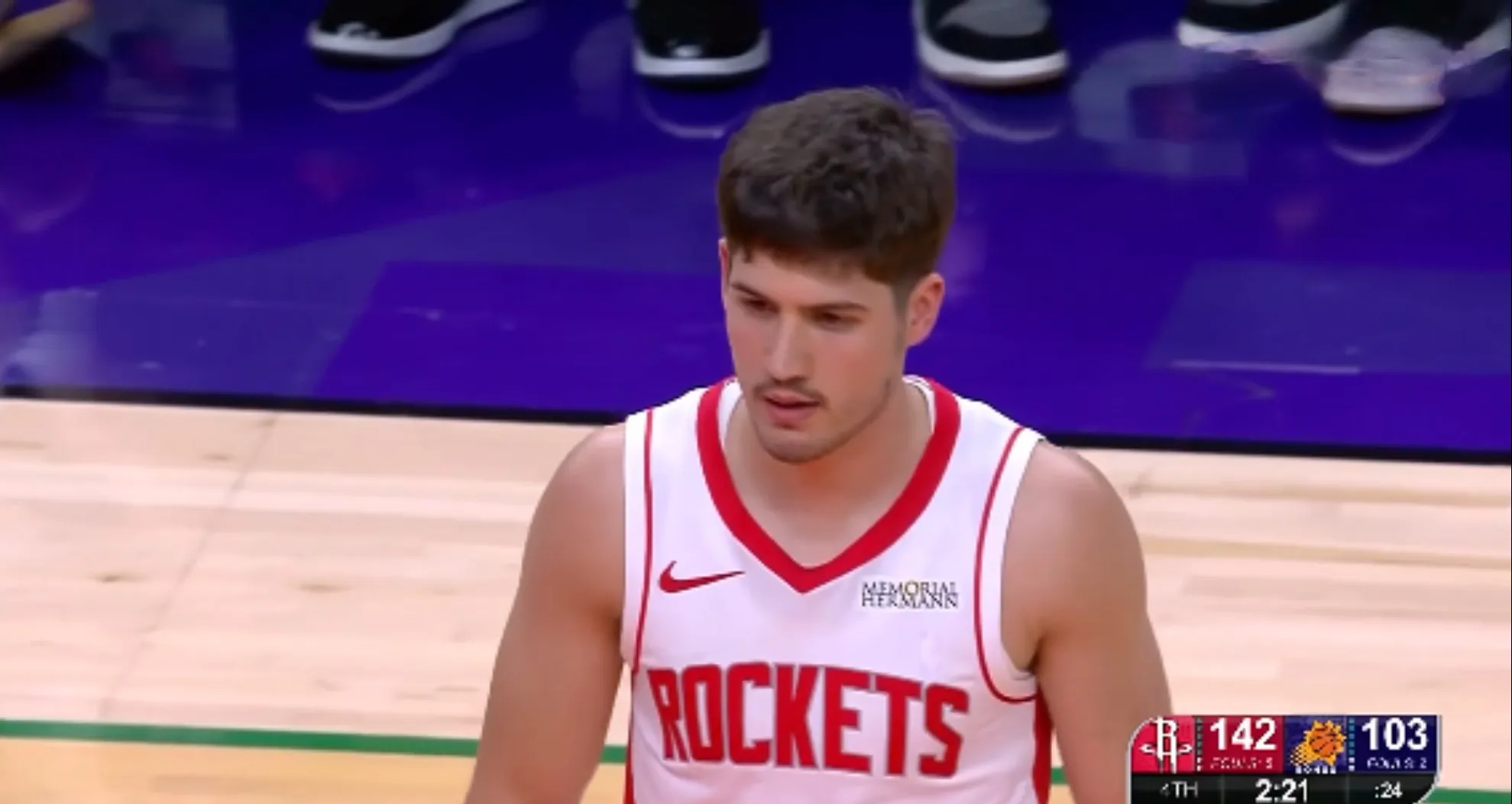 火箭客场逆转太阳,全队发挥出色 火箭客场逆转太阳,全队发挥出色