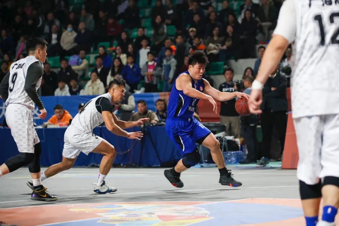 包含热血沸腾！职业篮球赛场上球队的拼搏精神的词条