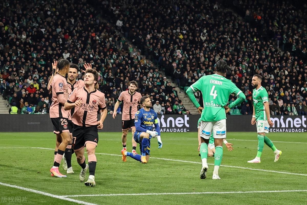圣埃蒂安队主场大胜,展现强大实力在法国联赛 圣埃蒂安队主场大胜,展现强大实力在法国联赛