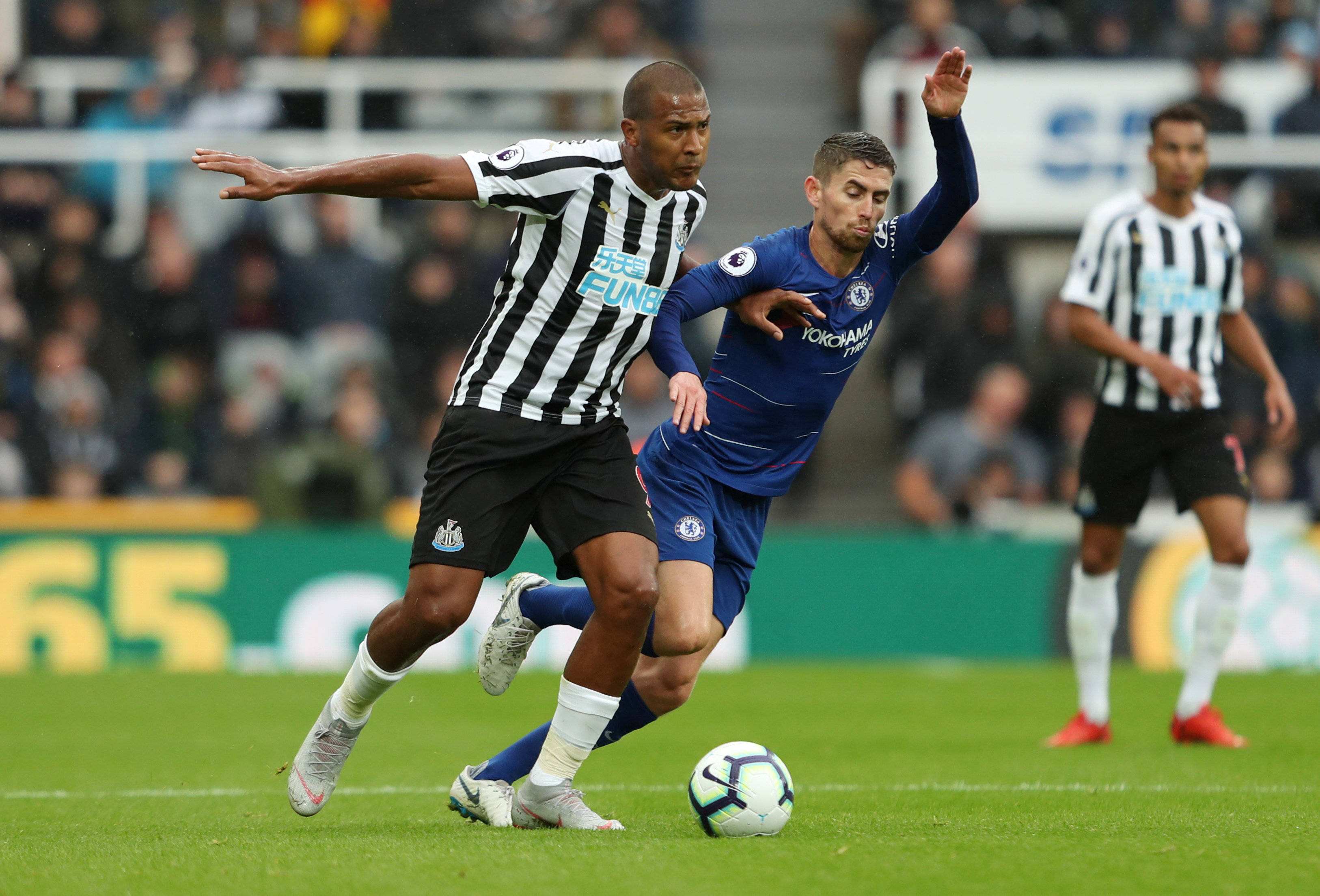 曼城客场取胜,继续保持不败势头 曼城客场取胜,继续保持不败势头