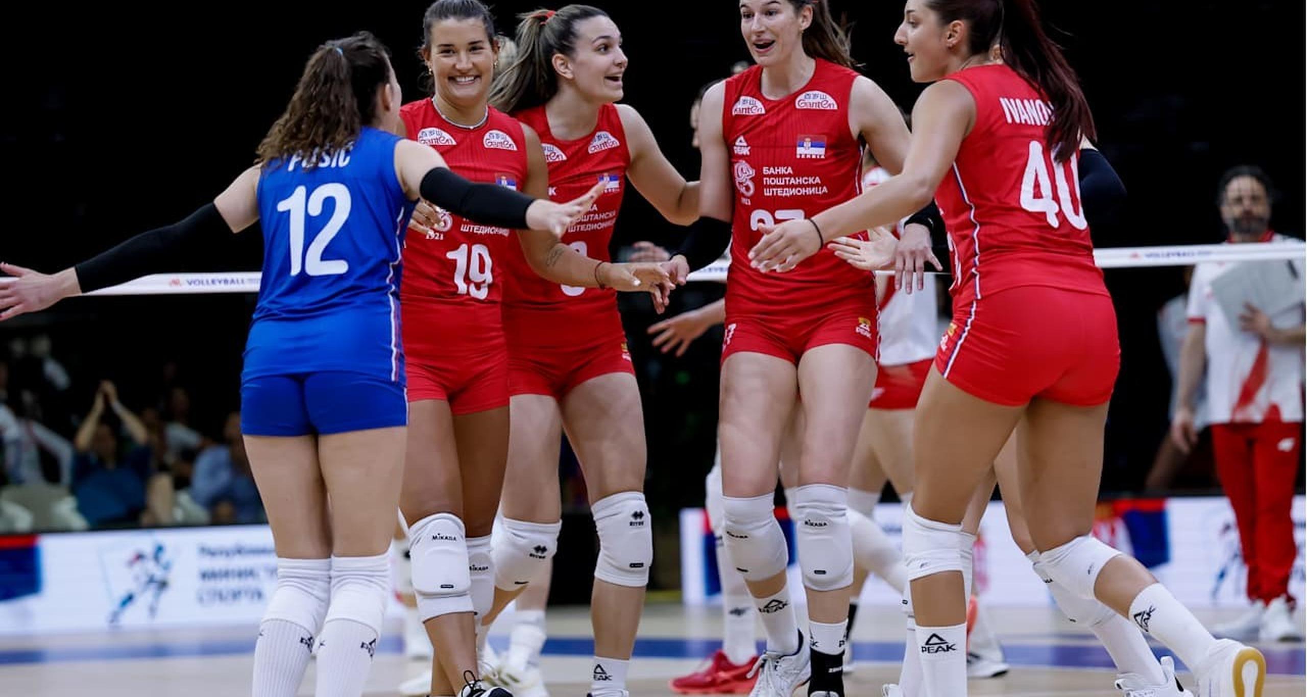 巴西女排选手悲喜交集进入四强 巴西女排选手悲喜交集进入四强