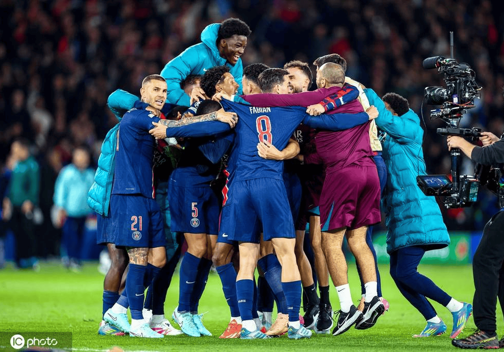 巴黎圣日耳曼逆转晋级欧冠半决赛