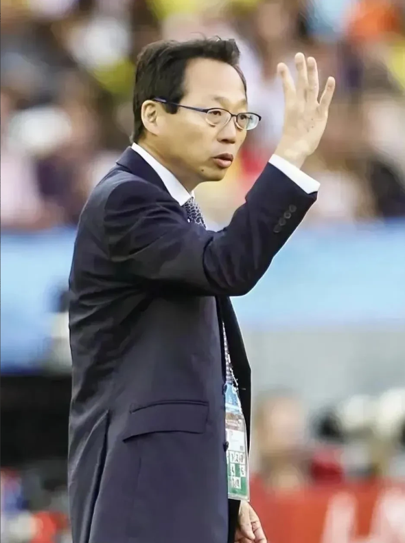 日本队主教练表现不好，赛后出现问题