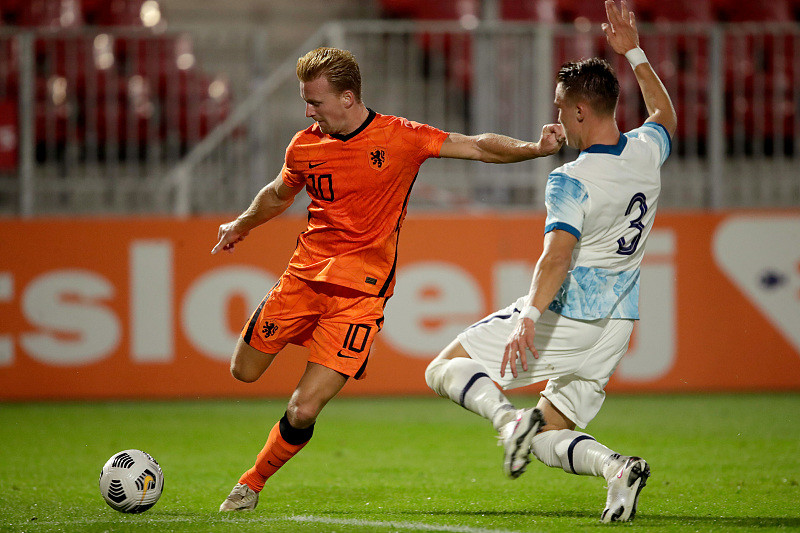 斯洛文尼亚战胜克罗地亚晋级欧锦赛