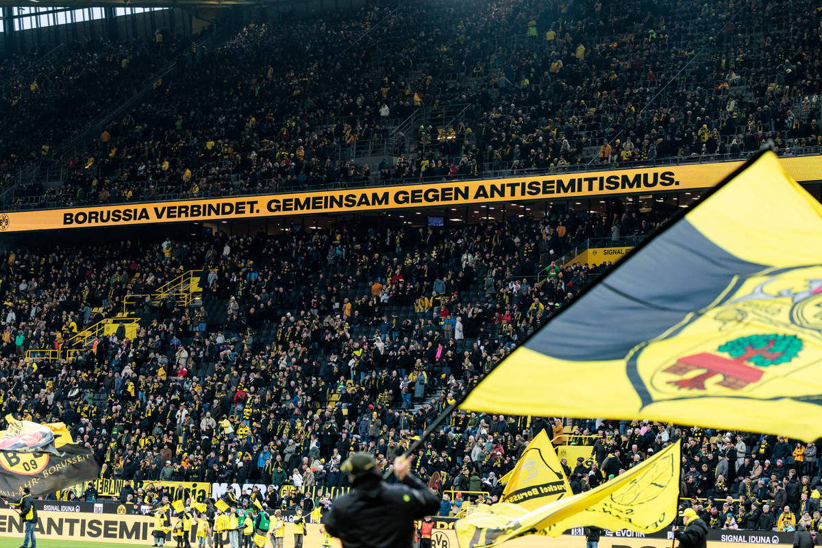 关于多特蒙德客场告捷，连胜之秋的信息